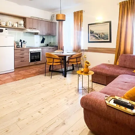 My Place Apartments De Luxe Split Exterior photo