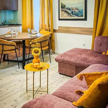 My Place Apartments De Luxe Split Room photo