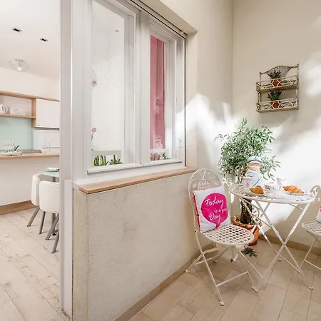 My Place Apartments De Luxe Split Exterior photo